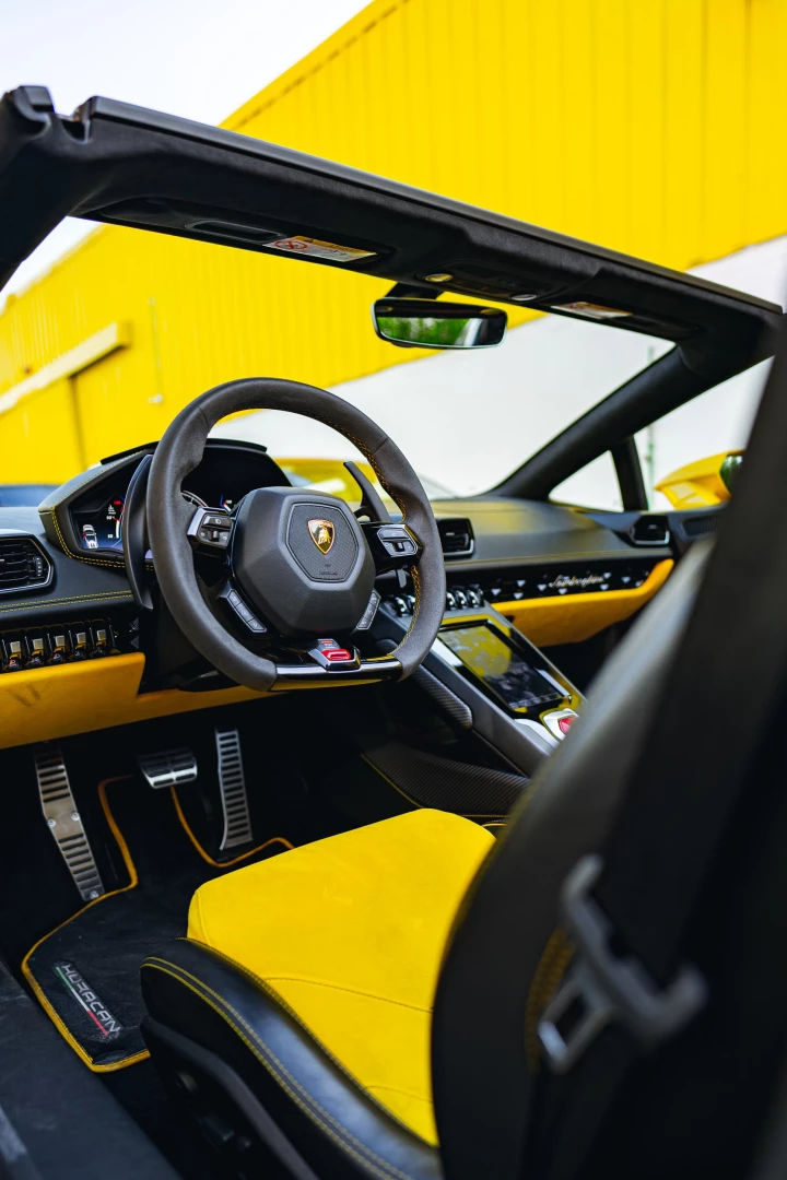 Lamborghini HURACAN EVO SPYDER - image 3